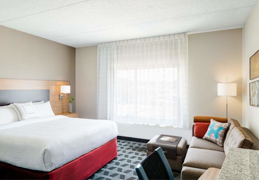 Towneplace Suites By Marriott Saskatoon Exterior foto